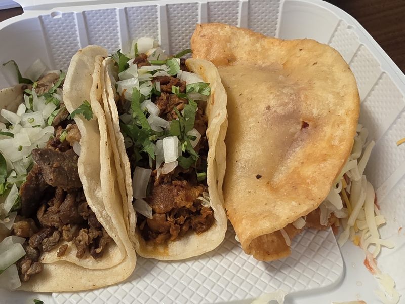 Leo's Mexican Grill food